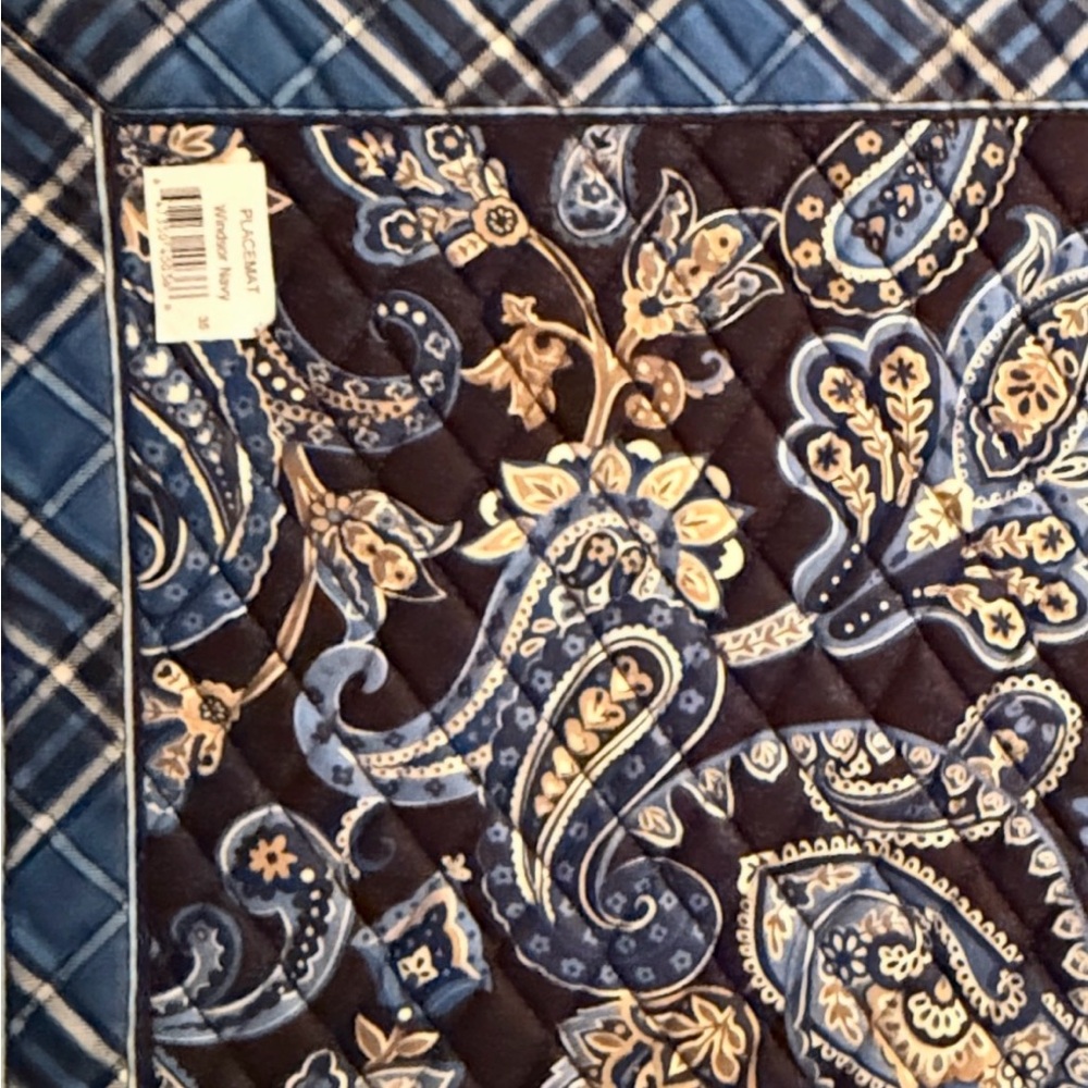 Vintage Vera Bradley Placemat in WINDSOR NAVY in New condition. One placemat.